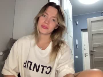 girl
        angel_from_sky cam image #2018953