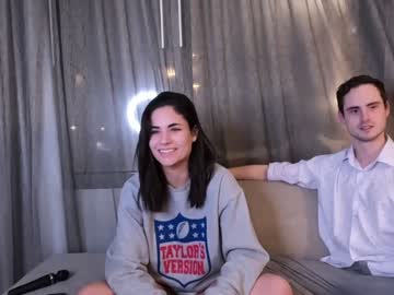 couple
        ari_lovexo cam image #3115902