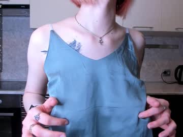 girl
        peggyshermans cam image #1301771