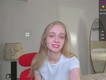 girl
        stacy_pugacheva cam image #1001447