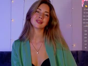 girl
        emmi_rosee cam image #4720726