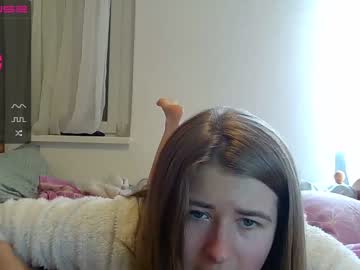 girl
        fluffy_little_bunny_ cam image #1315639