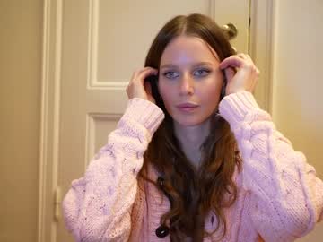 girl
        ellaa91 cam image #44608