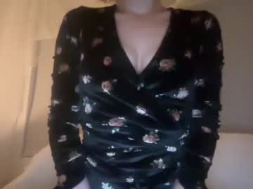 girl
        olive_nextdoor cam image #948057