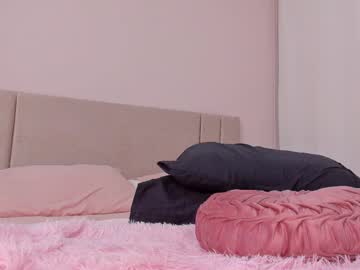 girl
        little_effy18_ cam image #6722592