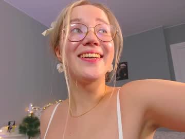 girl
        aluntick cam image #5841931