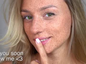 girl
        artease cam image #4584234