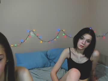 girl
        a_sally cam image #3158705
