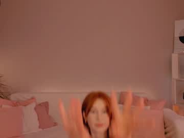 girl
        leahsthetics cam image #3834878