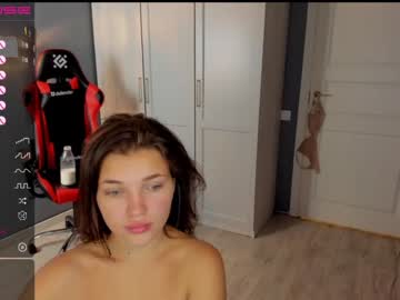 girl
        michelle_mir cam image #838207