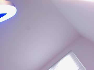 girl
        itsbellax cam image #6833311