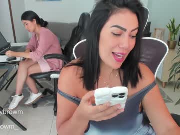 couple
        emillybrowm cam image #3571275