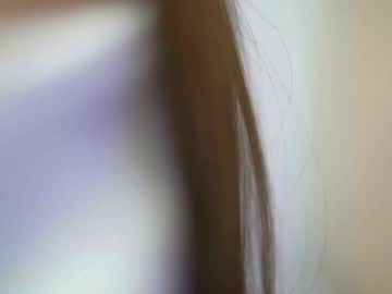 girl
        peek_in_my_window cam image #4350303