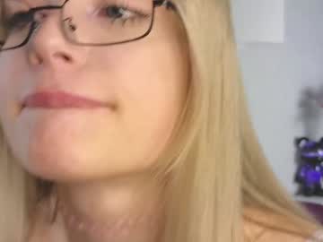girl
        lovendy cam image #5676890