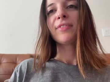 girl
        rosykindred cam image #3759285