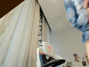 girl
        vivian_qwerty cam image #5351310