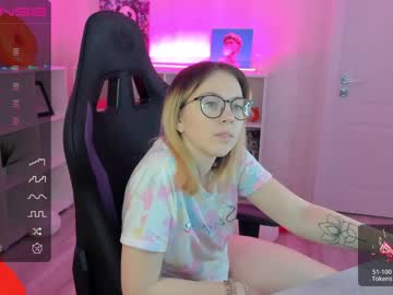 girl
        amy_h0ney cam image #875762