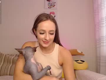 girl Live Cam Girls Love To Strip Naked For Their Viewers with cute_mia__