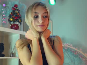 girl
        moiragrise cam image #5615200