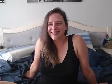 girl
        bluexstacey cam image #6558175