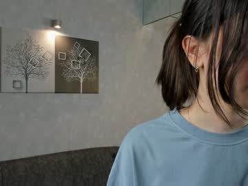 girl
        jolly_bell cam image #4312158