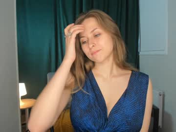 girl
        christinakays cam image #2009527