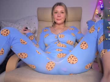 girl
        simply_sasha cam image #5773626