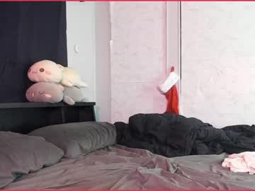 couple
        mochi_and_peach cam image #3144471