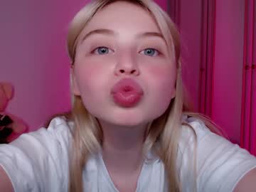 girl
        shy_blondiee cam image #859132