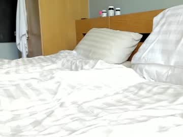 girl
        asiangirlandwhiteguy cam image #2211778