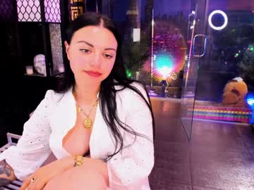 girl
        alma_pearl cam image #6695927
