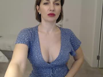 girl
        mallinia cam image #6144899