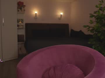girl
        your_kat cam image #5253204