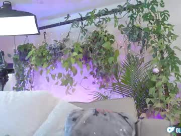 couple
        olive_you_ cam image #6245526
