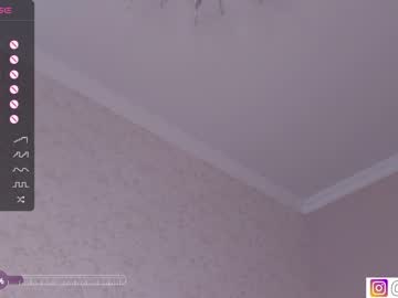 couple
        bzzzme cam image #2937313