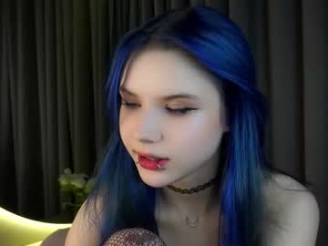 girl
        merciabawden cam image #6792341