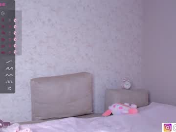 girl
        bzzzme cam image #2876873