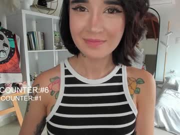 girl
        lonelly_lolly98 cam image #3092837