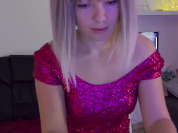 girl
        antonia_shine cam image #195006