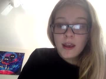 girl
        blondiebae1 cam image #6158444