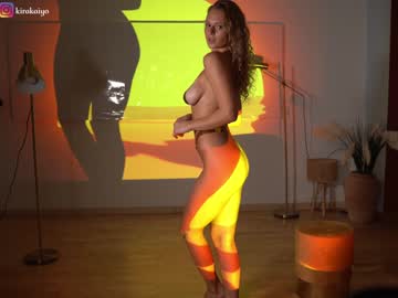 girl
        chillwithkira cam image #2468030