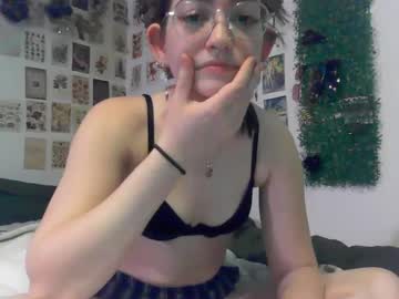 girl
        tatumwest cam image #6636590