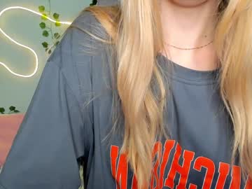 girl
        melissa_babyss cam image #4510038