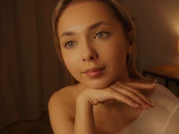girl
        mildredgarrett cam image #5665379