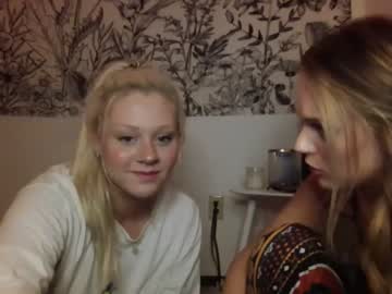 couple
        prettypoliteladies cam image #1988763
