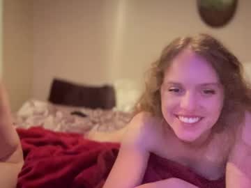 couple
        garyandlexie cam image #4474009