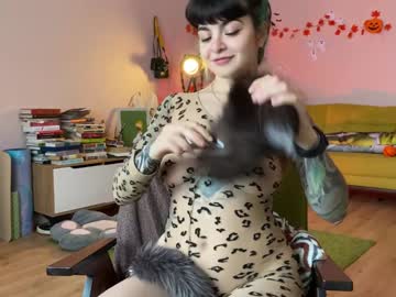 girl
        hairy_mary_ cam image #5388437