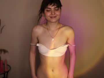 girl
        chloewilliam_ cam image #1795913