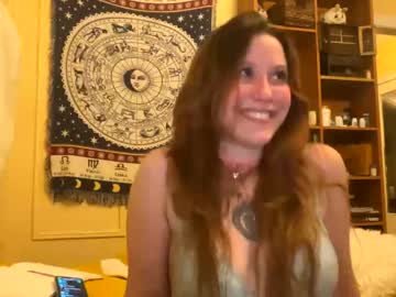 girl
        lucylabellum cam image #4286343