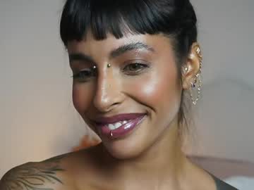 girl
        kaligray10 cam image #6519587